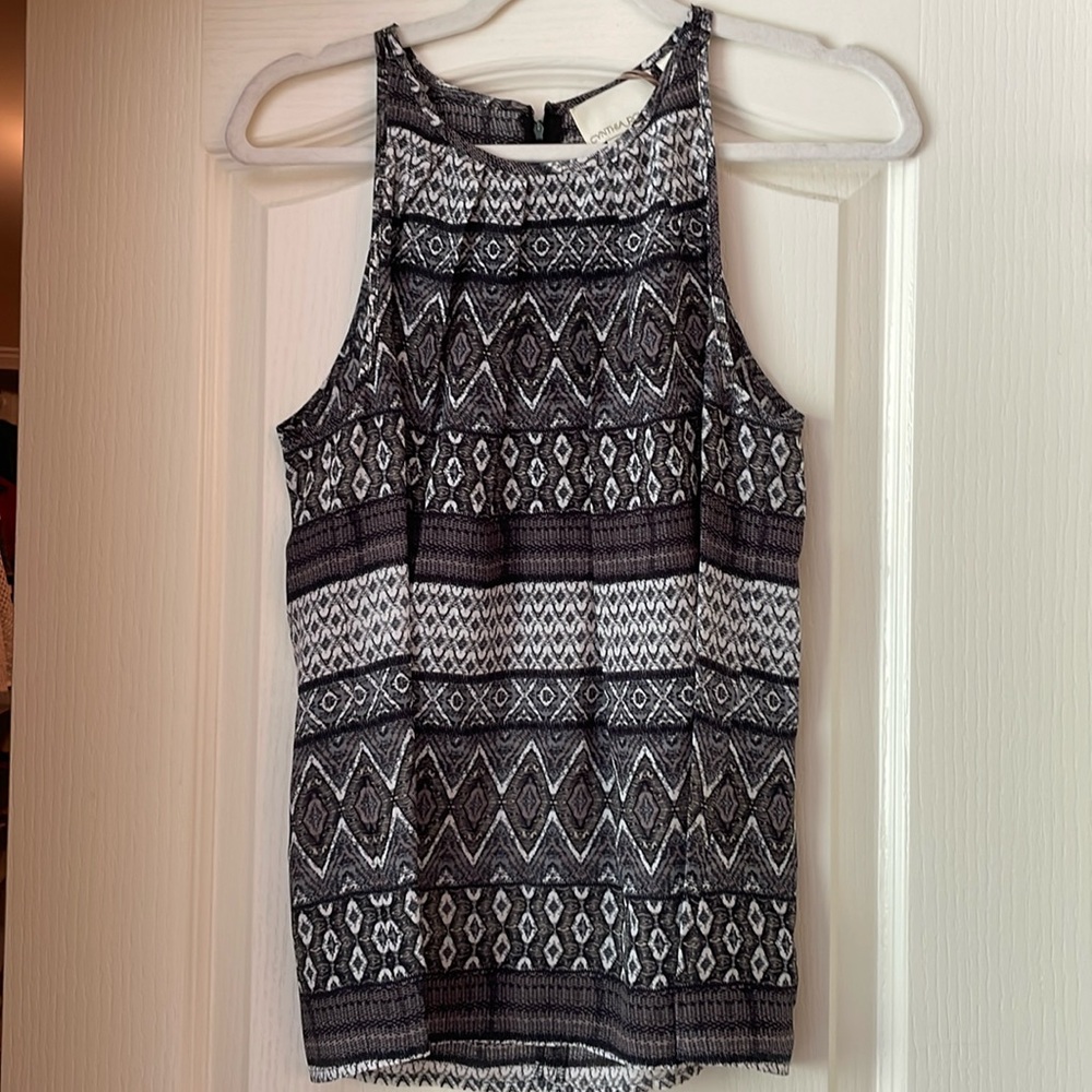 GORGEOUS NWT 100% silk sleeveless Cynthia Rowley top size small, grey